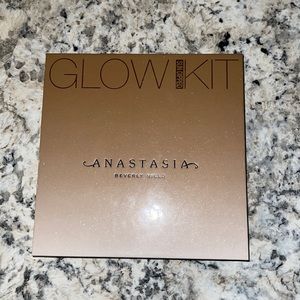 Anastasia glow kit